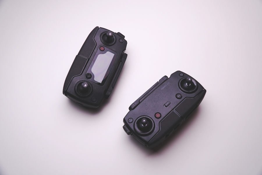 DJI Mavic Pro và DJI Mavic Air.jpg